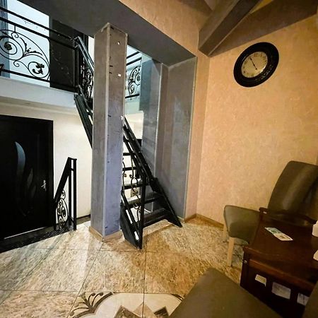 Georgian Guest House On Asatiani Tbilisi Eksteriør billede