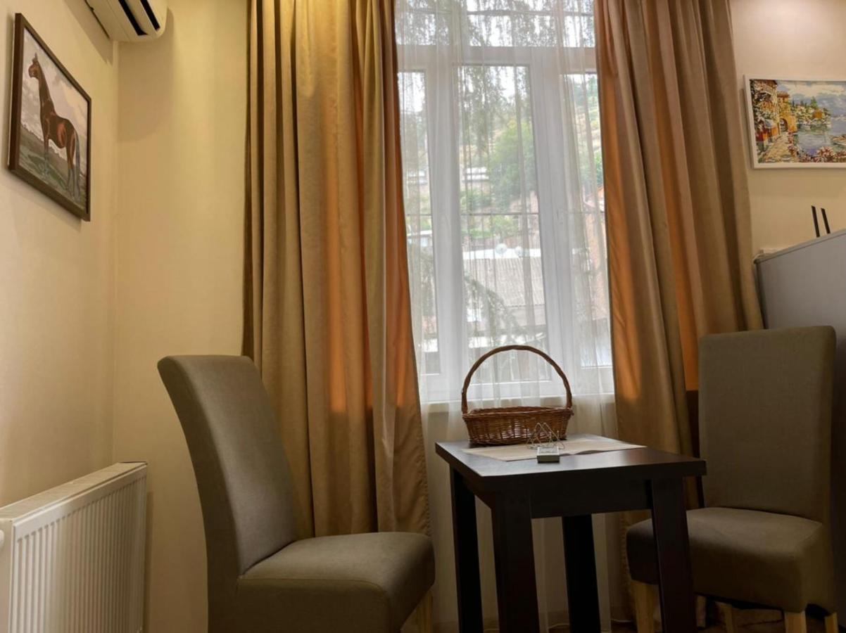Georgian Guest House On Asatiani Tbilisi Eksteriør billede