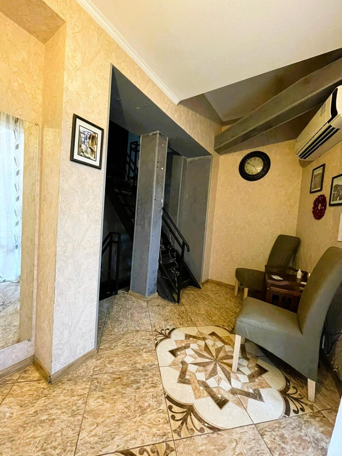 Georgian Guest House On Asatiani Tbilisi Eksteriør billede