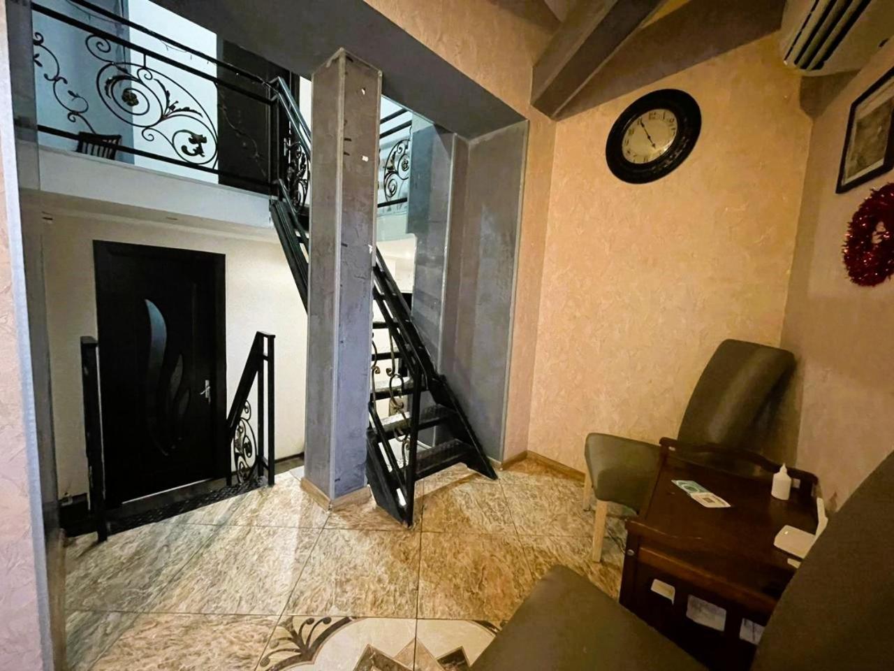 Georgian Guest House On Asatiani Tbilisi Eksteriør billede